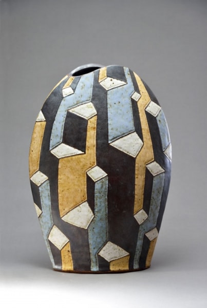 伊豆鉄節理文扁壷 33×12×46（cm）