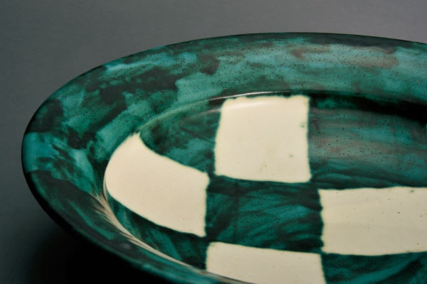 銅彩抜文大皿　径54×高さ13cm