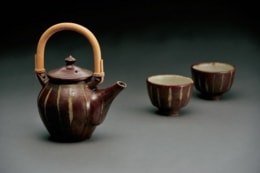 鉄砂抜文番茶器　縦18×横12.5×高16cm 径9.5×高6.5cm