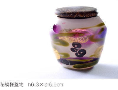 花模様蓋物　h6.3×φ6.5cm