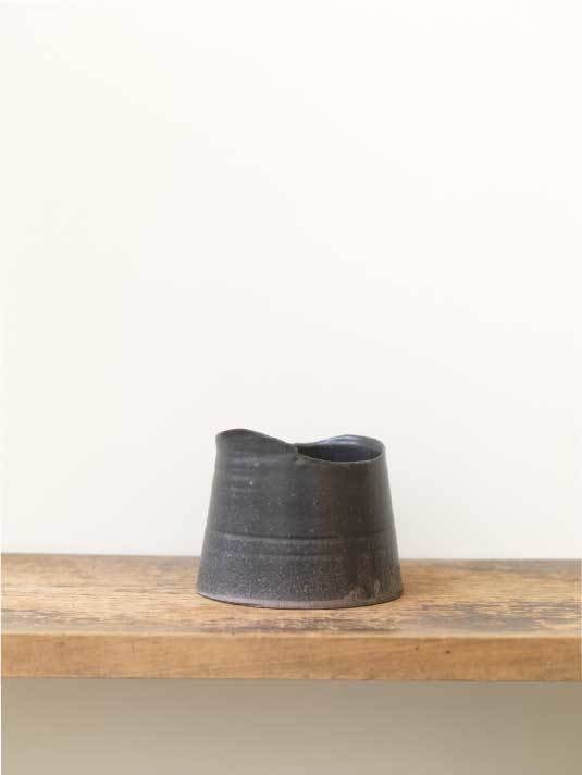 鉄釉鉢 23.0×18.5cm