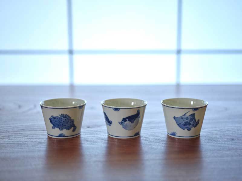 染付魚紋そば猪口 各径8×高6cm