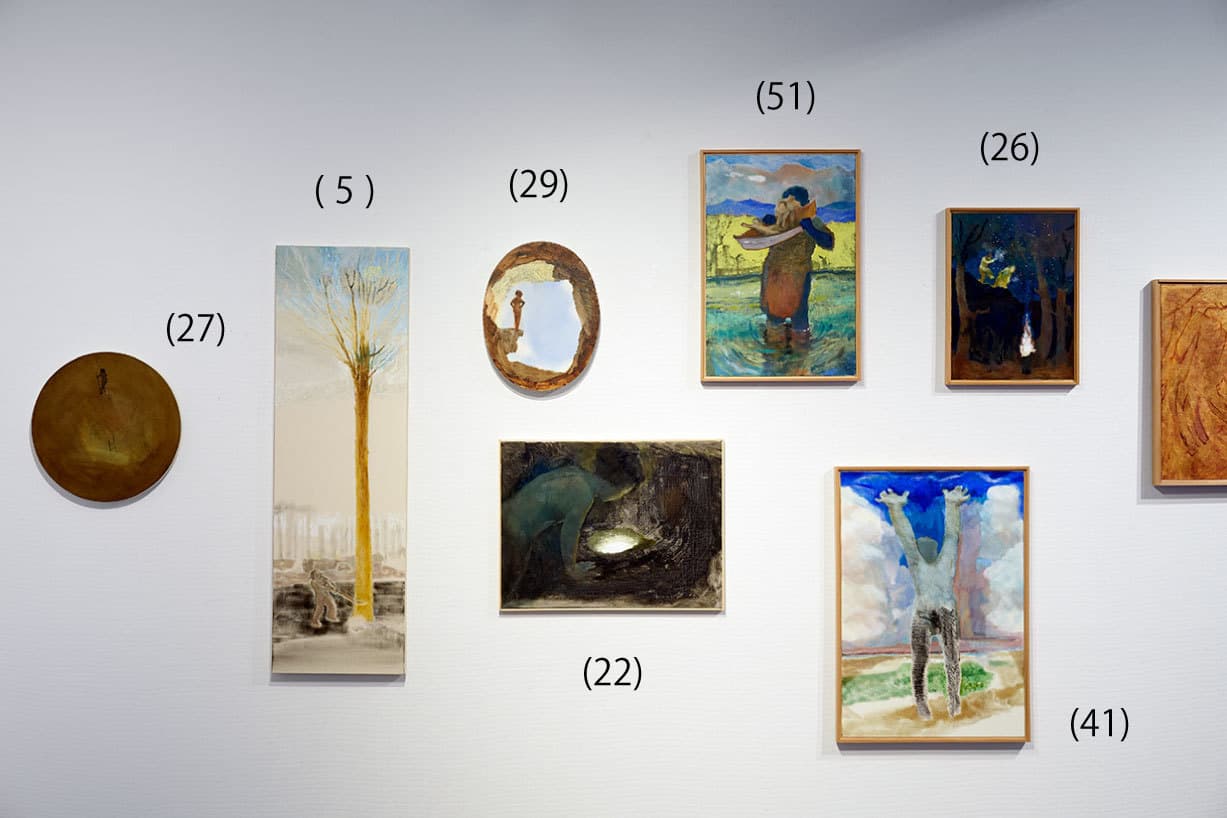 (5) 樵 Lumberjack 1167×361mm 2020 (22) 穴 What Do You See? P12 2020 (26) 星を播く人 Sawing the Stars P8 2020 (27) 梯子 Climb the Ladder S6 2020 (29) 洞窟を出ると決めた人 The Time Has Come to Leave the Cave F6 2020 (41) 空を支える人 Stretch the Sky M20 2018 (51) 大きな人 The Colossus M12 2018
